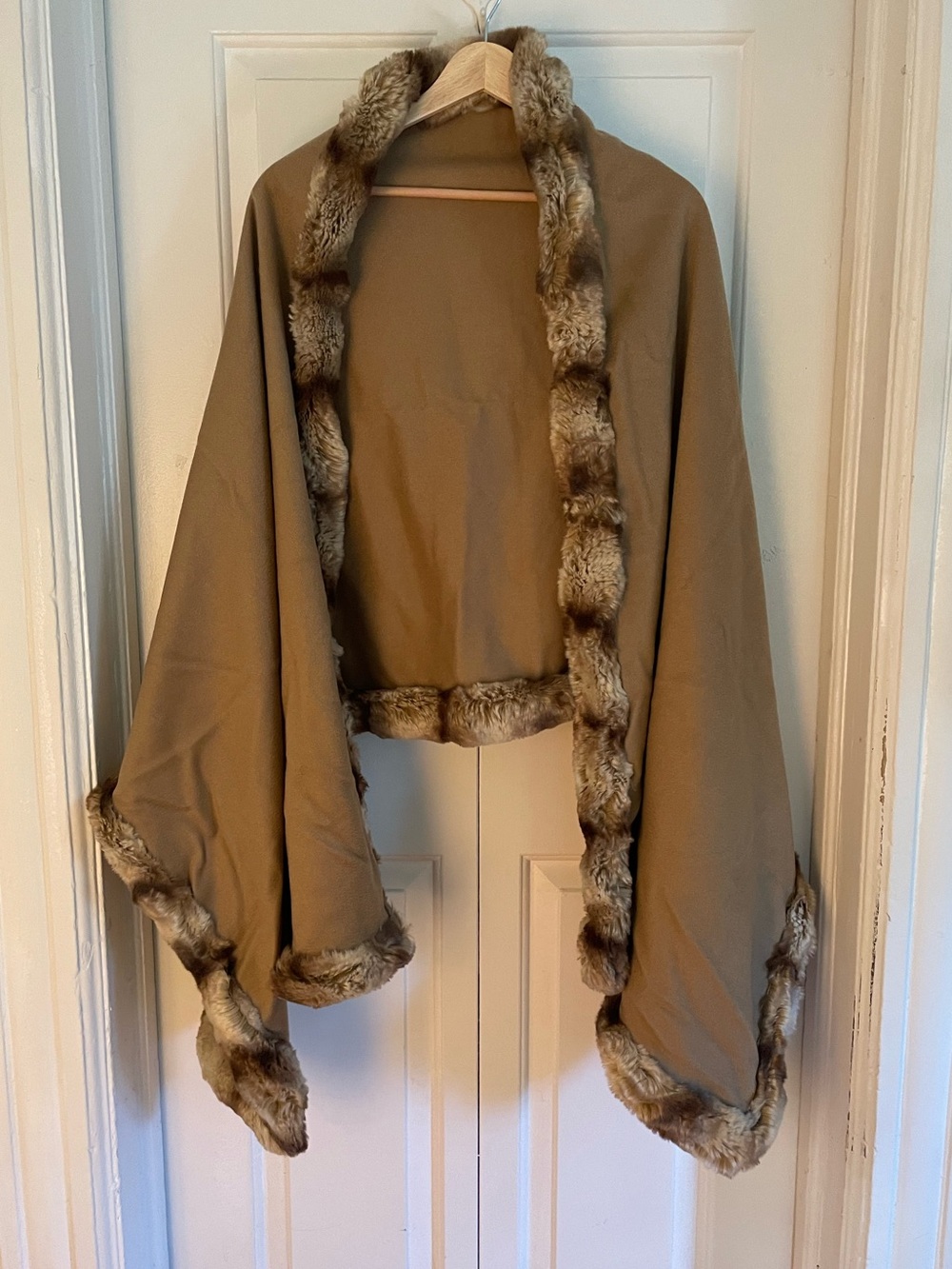 Badgley Mischka Wool Blend Cape Jacket Faux Fur Trim One Size